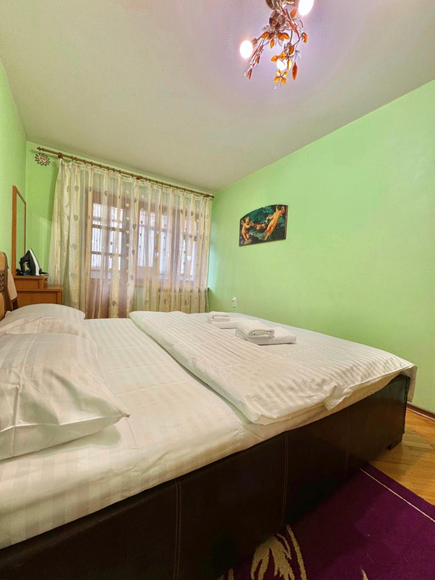 Apartpoltava: Cozy 3-bedroom Center * Poltava